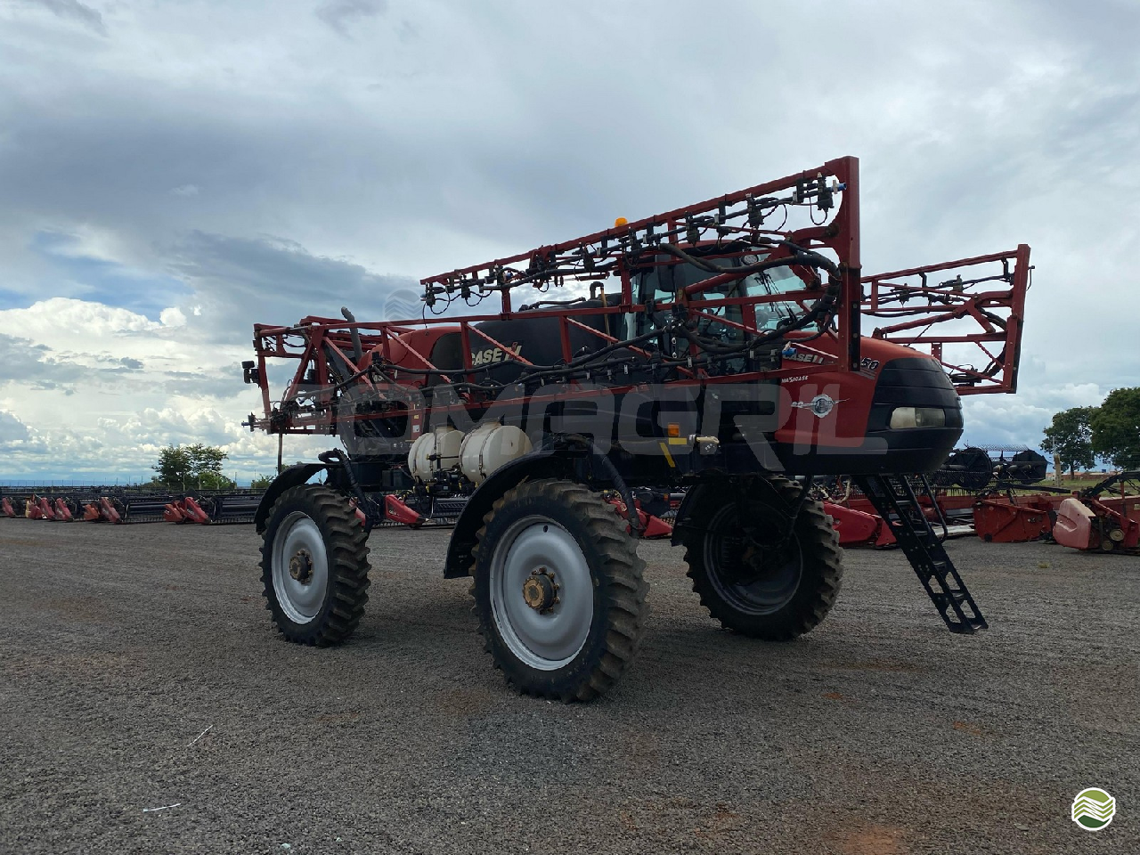 PULVERIZADOR CASE PATRIOT 350 Tração 4x4 Gomagril Máquinas Agrícolas TANGARA DA SERRA MATO GROSSO MT